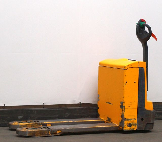 Pallet truck Jungheinrich EJE116