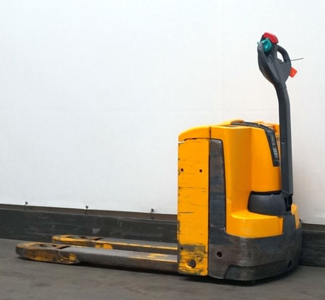 Pallet truck Jungheinrich EJE116