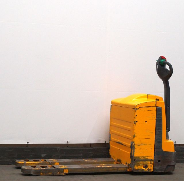 Pallet truck Jungheinrich EJE220