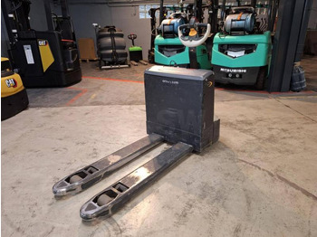 Pallet truck Crown WP3010-1.6: picture 3