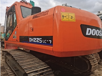 Crawler excavator DOOSAN DH225LC-7: picture 2