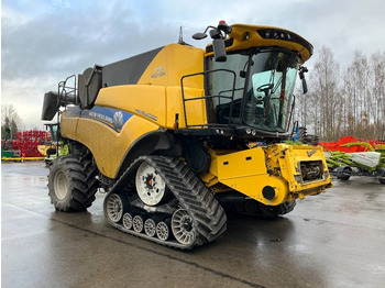 Combine harvester NEW HOLLAND CR series