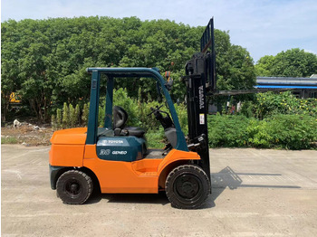 Diesel forklift TOYOTA