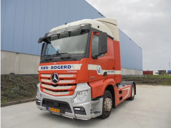 Tractor unit MERCEDES-BENZ Actros 1942