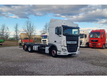 Container transporter/ Swap body truck DAF XF 460