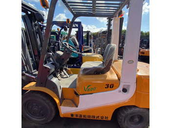 Diesel forklift TCM