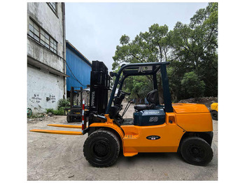 Diesel forklift TOYOTA