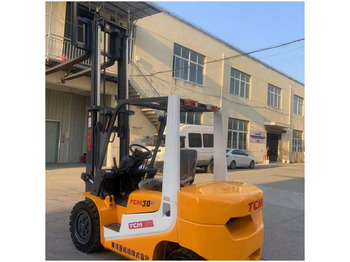 Diesel forklift TCM