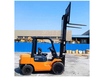 Diesel forklift TOYOTA