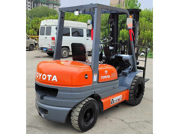 Diesel forklift TOYOTA