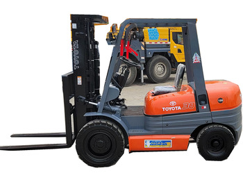 Diesel forklift TOYOTA