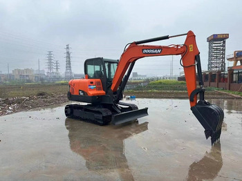 Mini excavator DOOSAN DX60