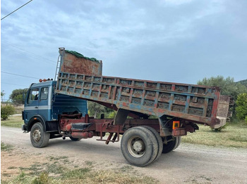 Tipper Mercedes-Benz 1932 4x2: picture 5