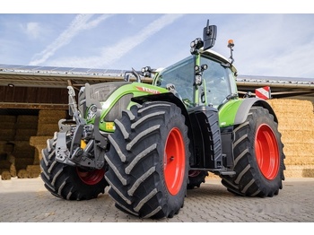 Farm tractor FENDT 724 Vario