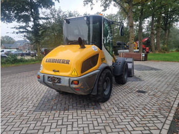 Wheel loader LIEBHERR L506C: picture 4