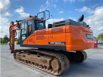 Crawler excavator Doosan DX300LC: picture 2