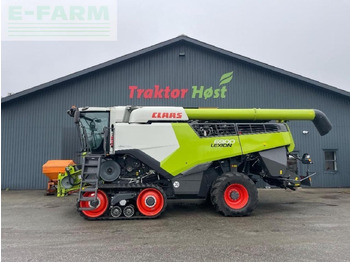 Combine harvester CLAAS Lexion 6900