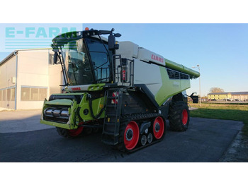 Combine harvester CLAAS Lexion 8900