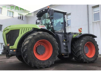 Farm tractor CLAAS Xerion 5000