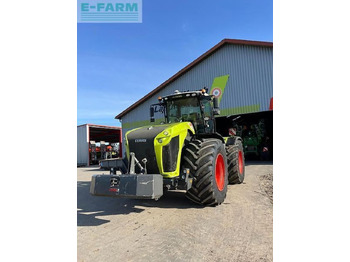 Farm tractor CLAAS Xerion 5000