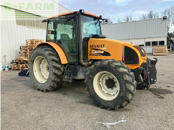 Farm tractor RENAULT