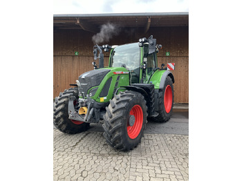 Farm tractor FENDT 724 Vario