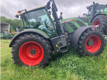 Farm tractor FENDT 724 Vario