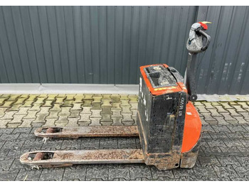 Pallet truck BT LWE160: picture 4