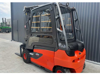 Electric forklift LINDE E