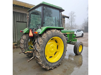 Farm tractor John Deere 2040: picture 5