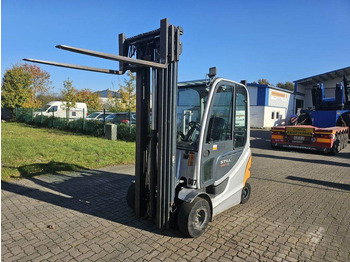 Electric forklift STILL RX60