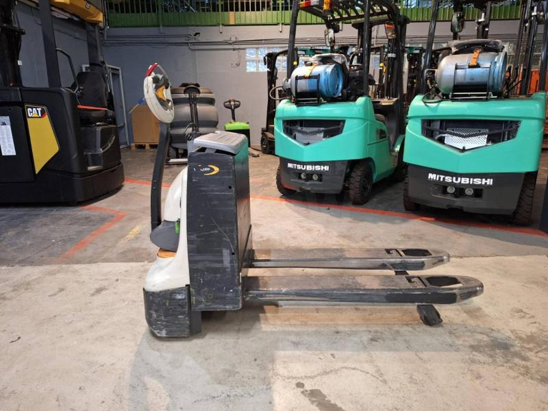 Pallet truck Crown WP3010-1.6: picture 10