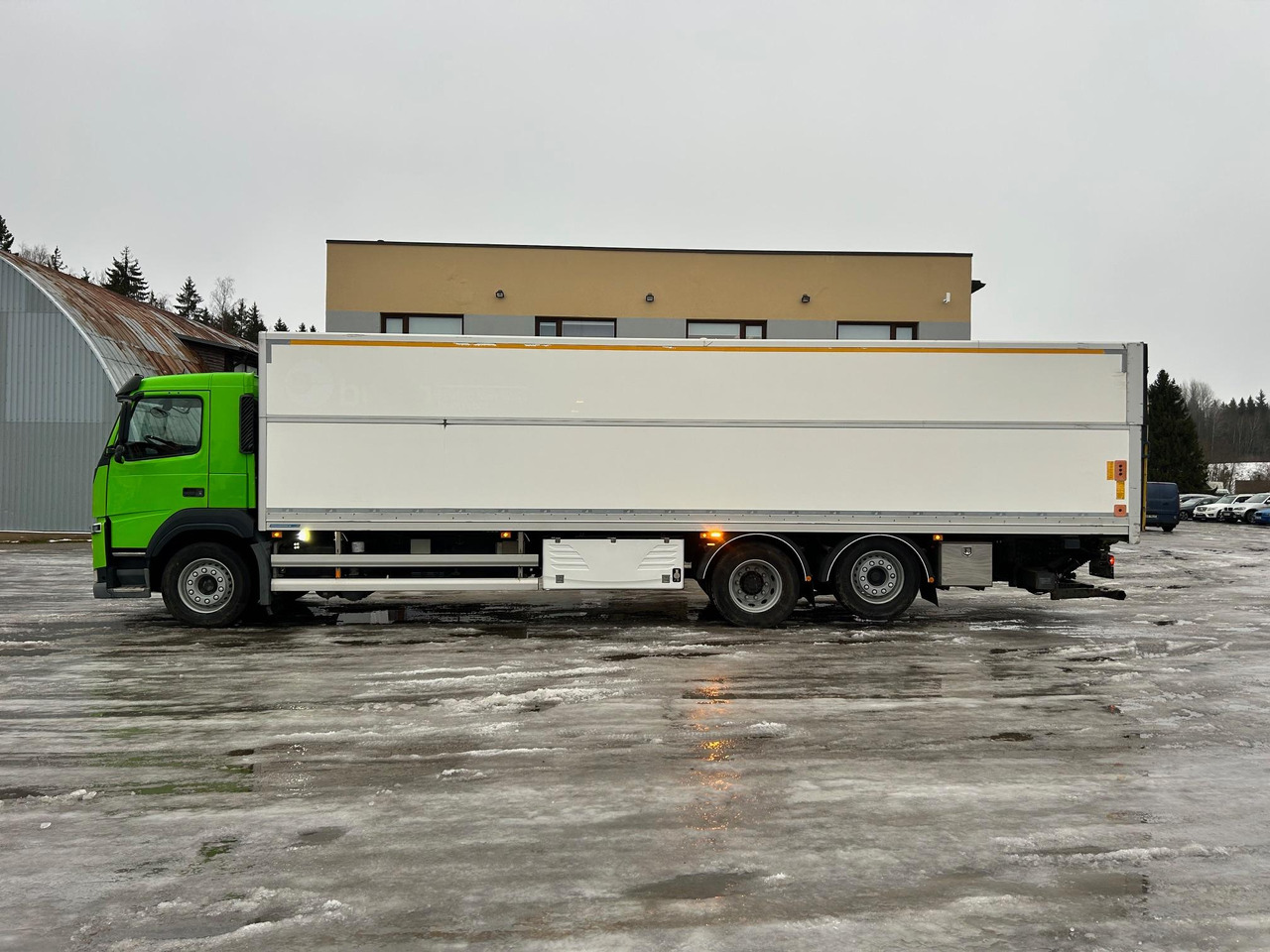 Refrigerated truck VOLVO FM410: picture 10