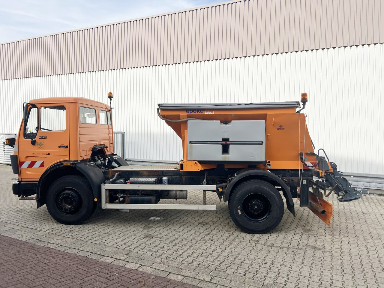 Snow removal vehicle Mercedes-Benz 1617 C 4x2 1617 C 4x2, Winterdienstausstattung: picture 12