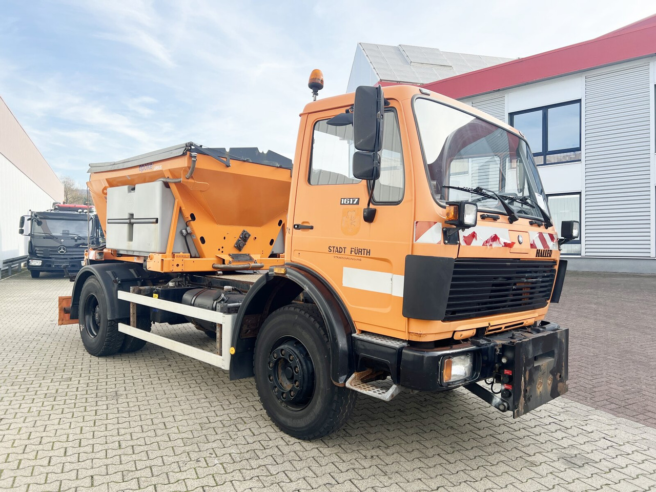 Snow removal vehicle Mercedes-Benz 1617 C 4x2 1617 C 4x2, Winterdienstausstattung: picture 8