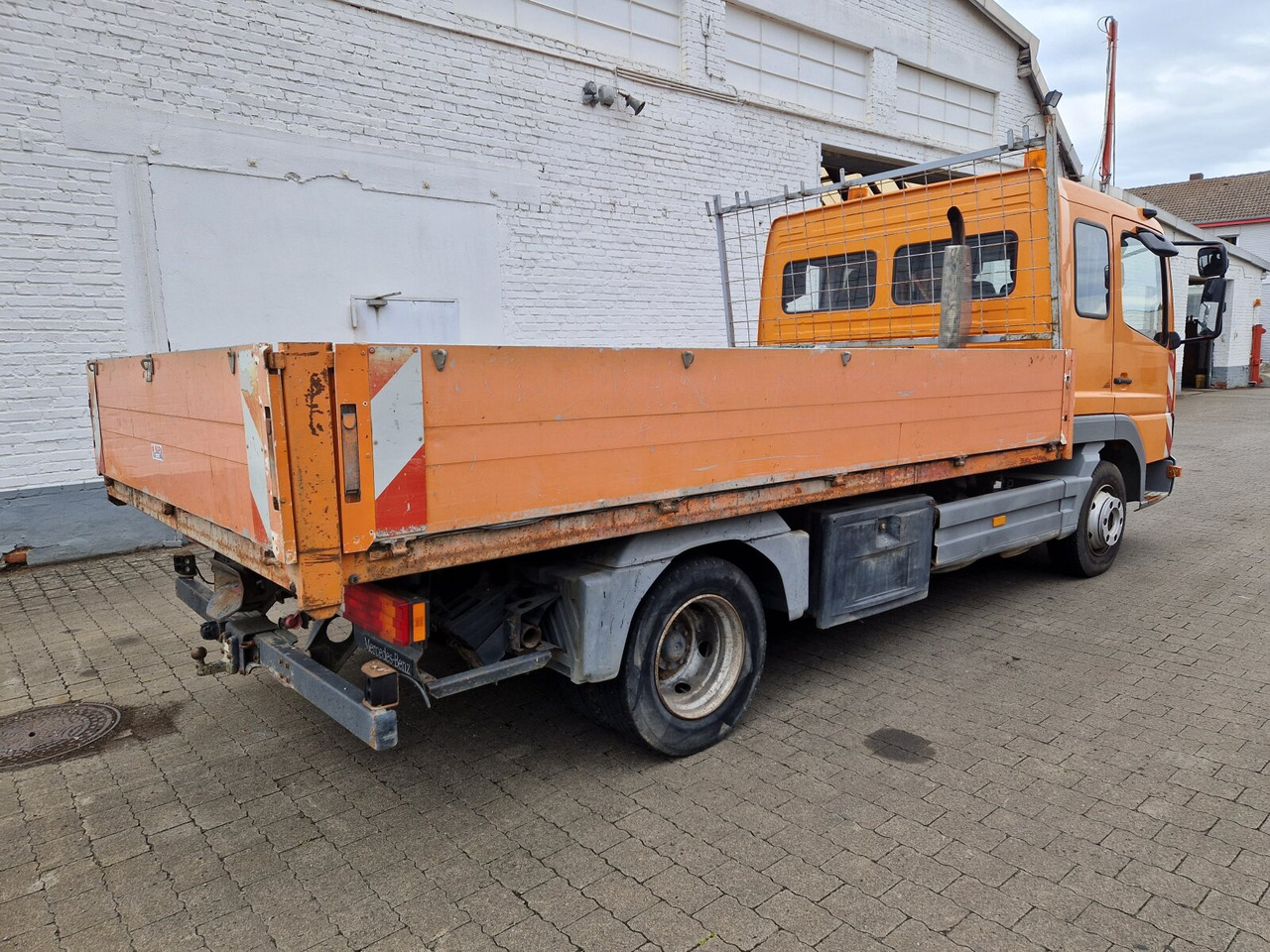 Dropside/ Flatbed truck Mercedes-Benz Atego 815 4x2 Atego 815 4x2, 2x AHK: picture 6