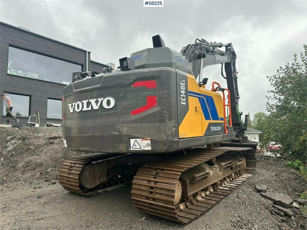 Crawler excavator Volvo EC140EL: picture 9