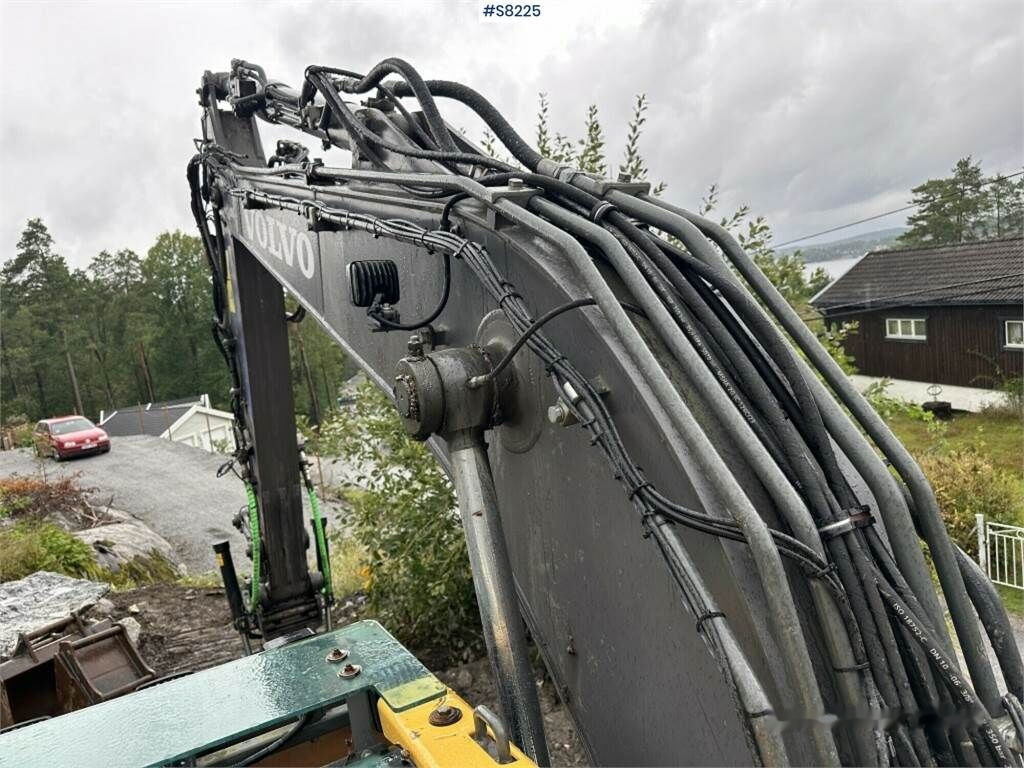 Crawler excavator Volvo EC140EL: picture 37