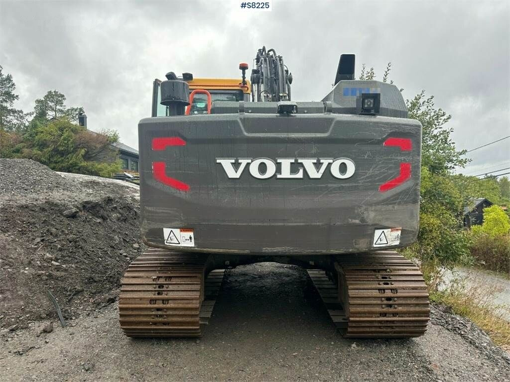 Crawler excavator Volvo EC140EL: picture 8