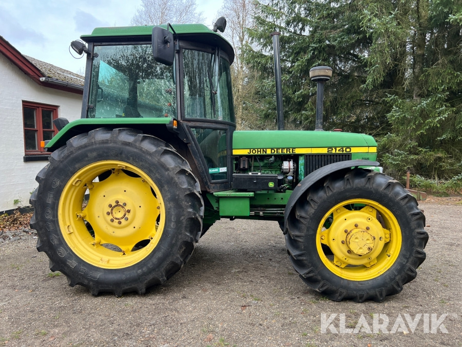 Farm tractor Traktor John deere 2140: picture 9