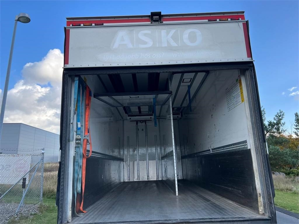 Refrigerated trailer HFR 18 ton SKAB kasse + lift: picture 11