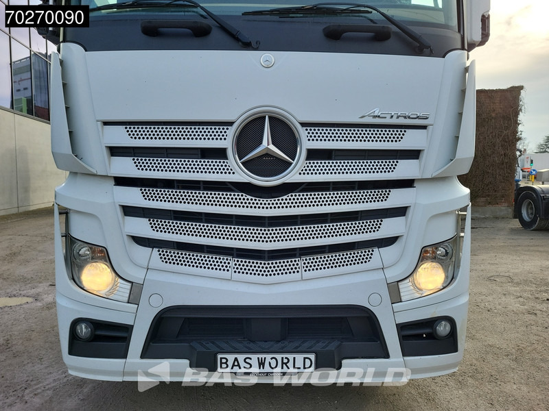 Tractor unit Mercedes-Benz Actros 1942 Actros 4X2 StreamSpace PTO: picture 11