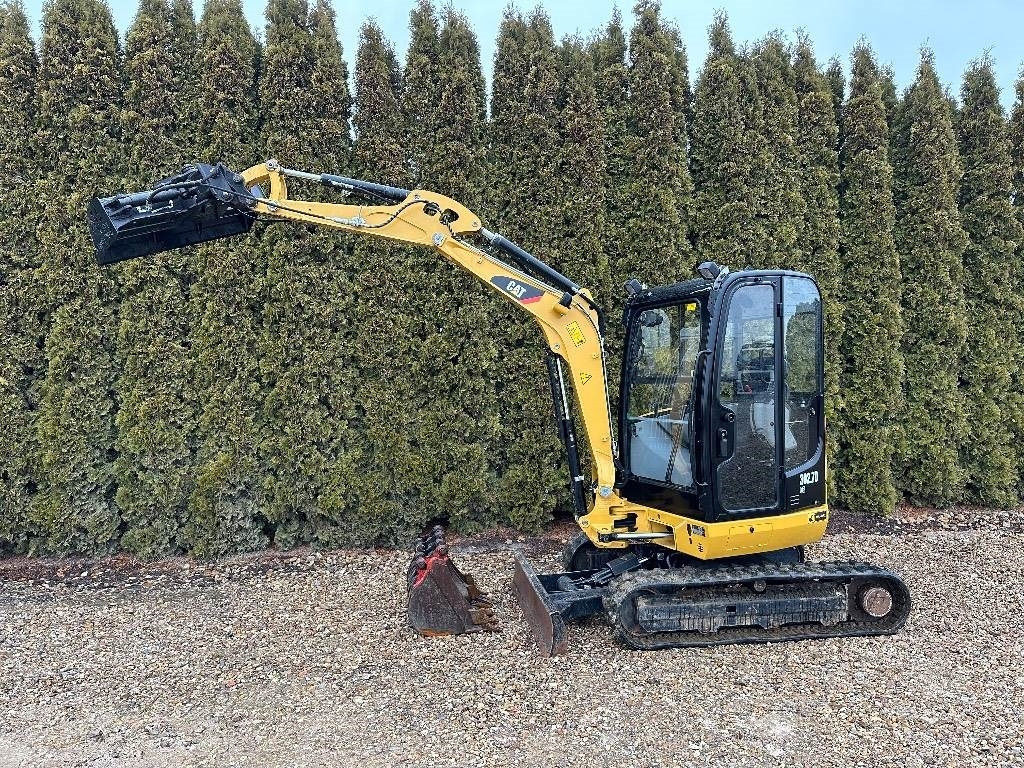 Mini excavator CAT 302.7 D CR: picture 9