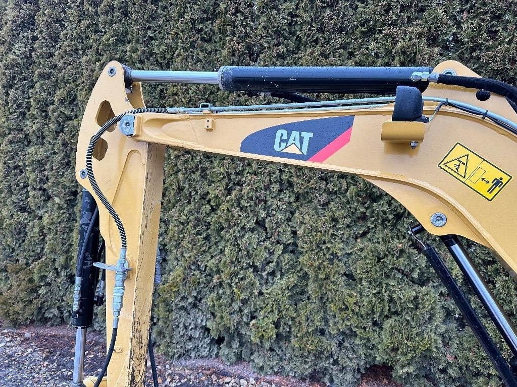 Mini excavator CAT 302.7 D CR: picture 12