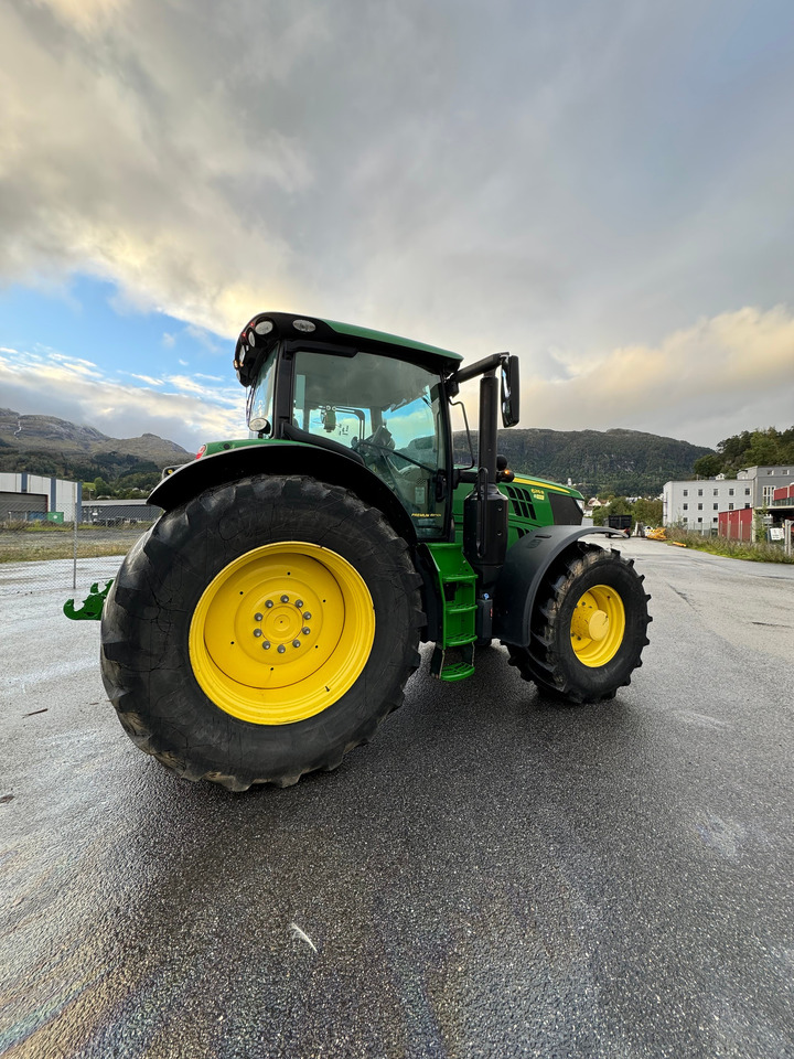 Farm tractor John Deere 6215R: picture 8