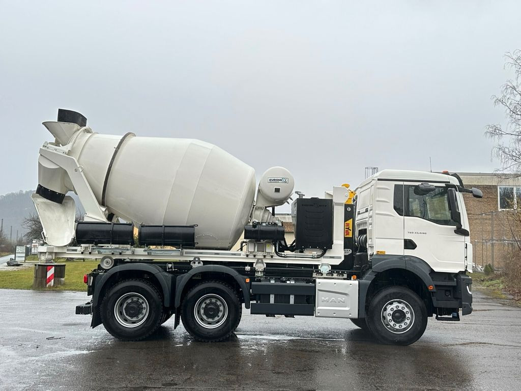 New Hook lift truck, Crane truck MAN TGS 33.440 6x4 Euro6e Abroller + Fahrmischer: picture 8