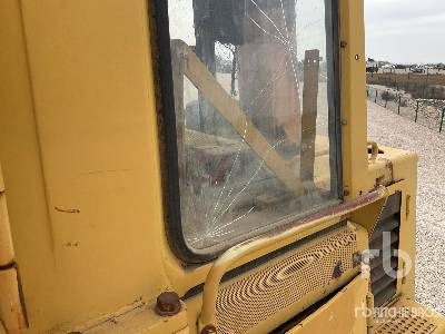 Crawler loader CAT 953: picture 24