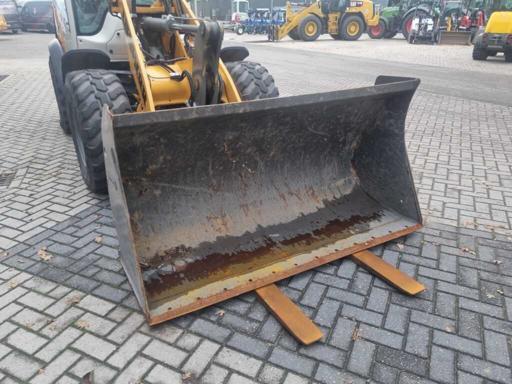 Wheel loader LIEBHERR L506C: picture 10