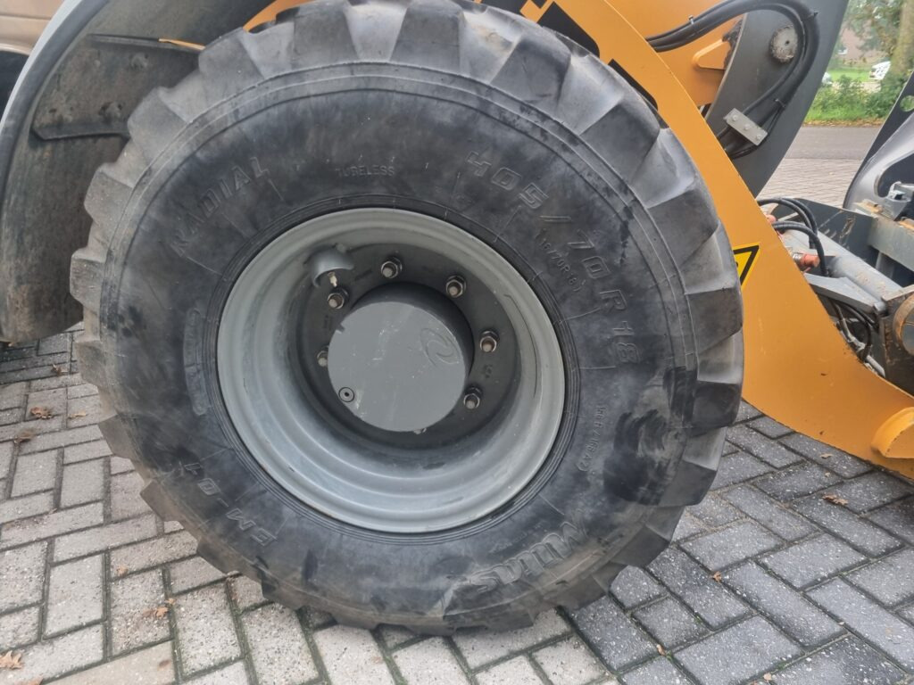 Wheel loader LIEBHERR L506C: picture 11