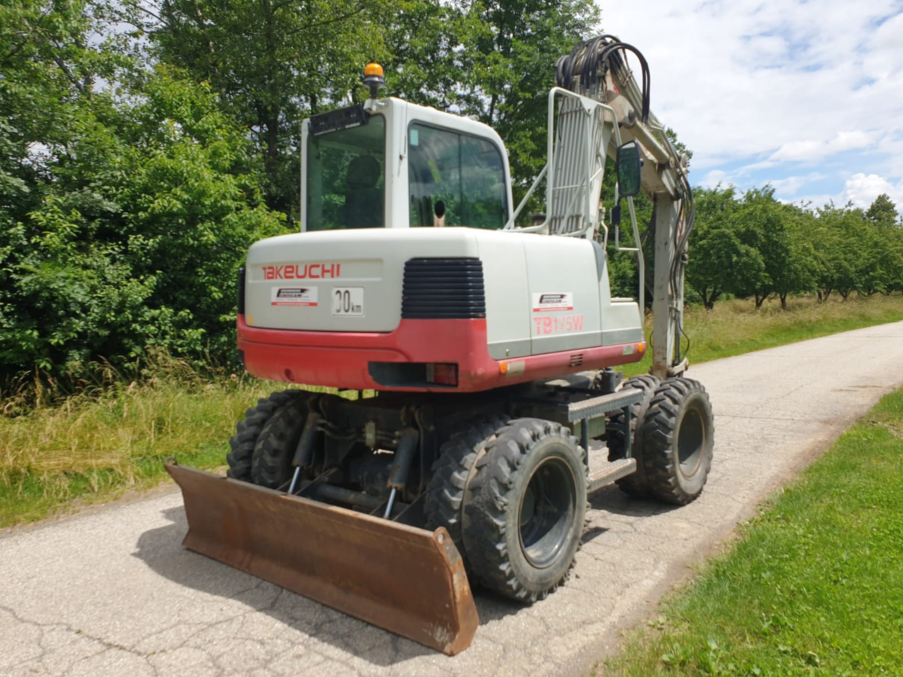 Wheel excavator TAKEUCHI TB 175W: picture 7